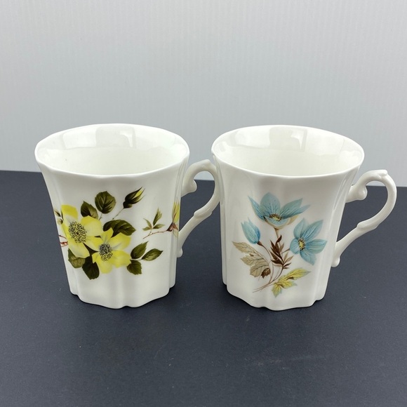 Royal Grafton Fine Bone China Tea Mugs Floral with Ridged Sides Set of 4 - Picture 5 of 10